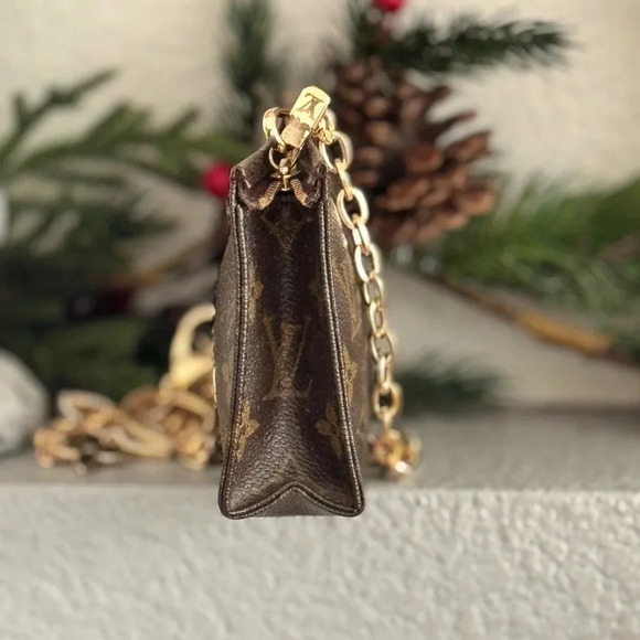 Louis Vuitton
LV Monogram Pouch converted Crossbody - Picture 6 of 13